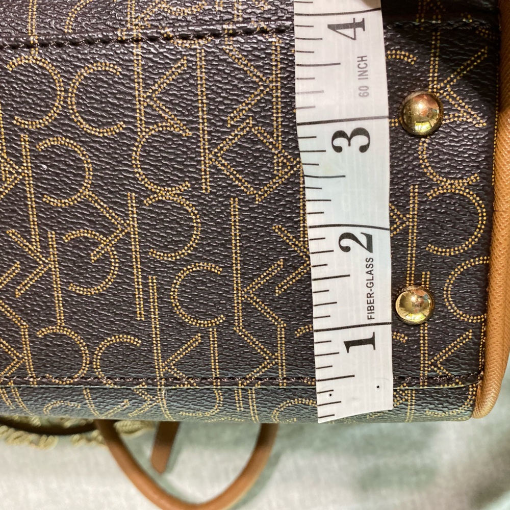 ❤️🥰❤️Calvin Klein Brown & Gold Monogram Shoulder Crossbody Purse W/ CK Charms - Picture 13 of 14